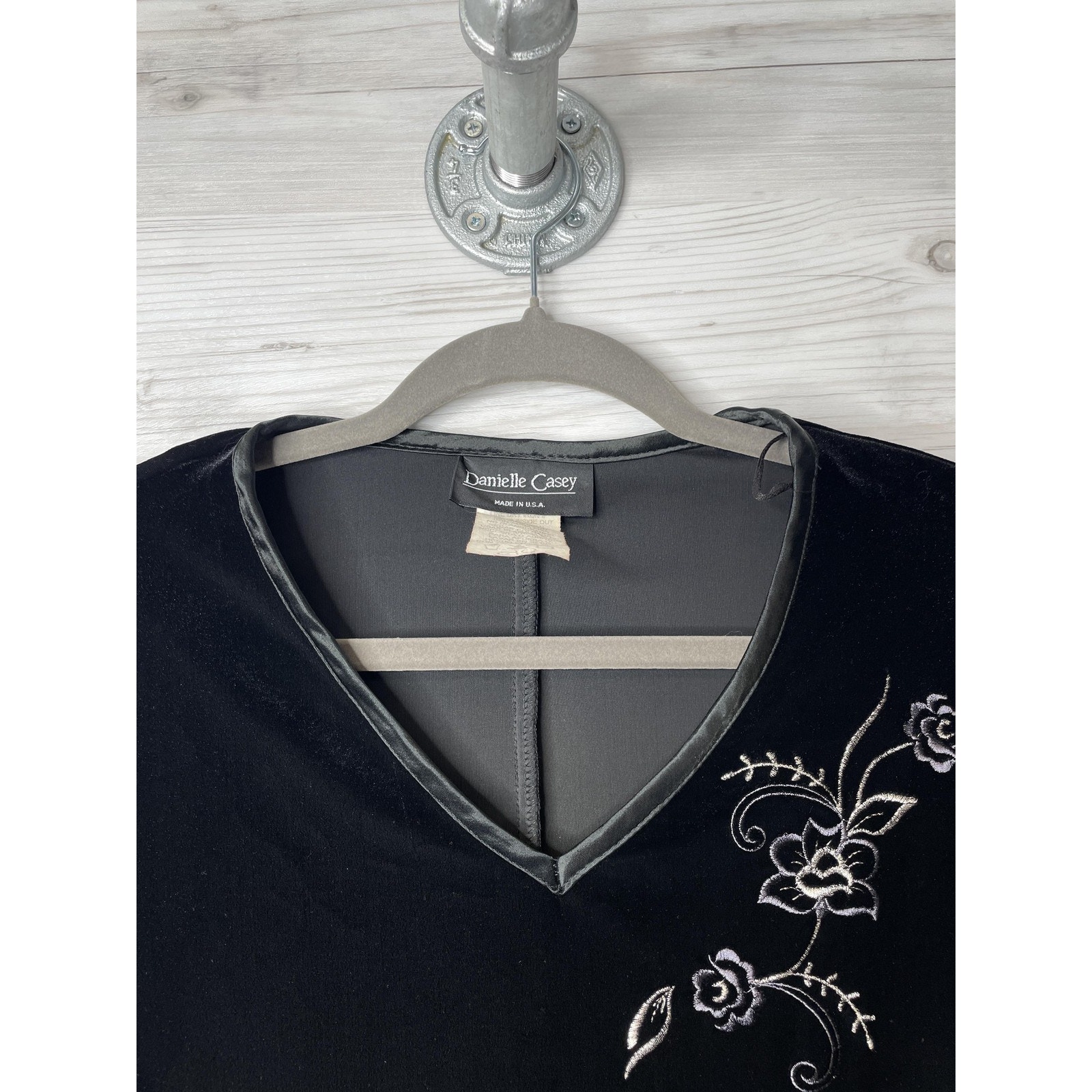 Danielle Casey Dress Womens 8 Black Velvet Embroidered Floral Long Sleeve 1233 — image 2 of 8
